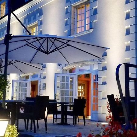 Готель Le Relais Du Bellay Монтрей-Белле Екстер'єр фото